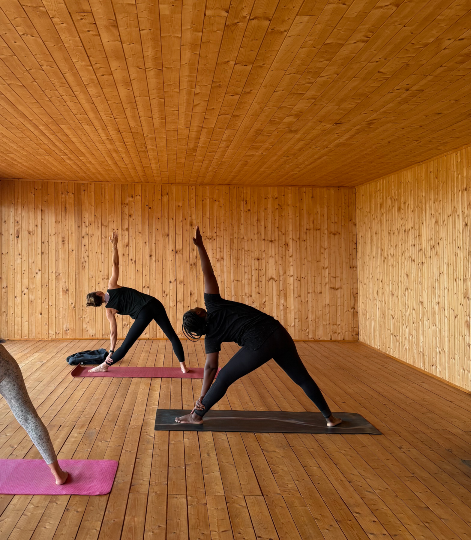Yoga du matin dans le shala